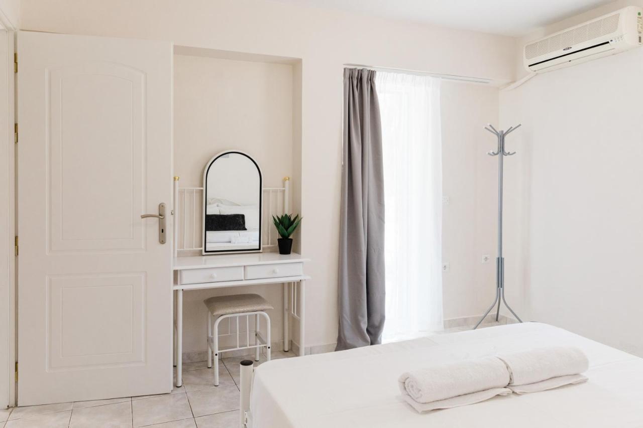 Alexandros Apartments Nydri ภายนอก รูปภาพ